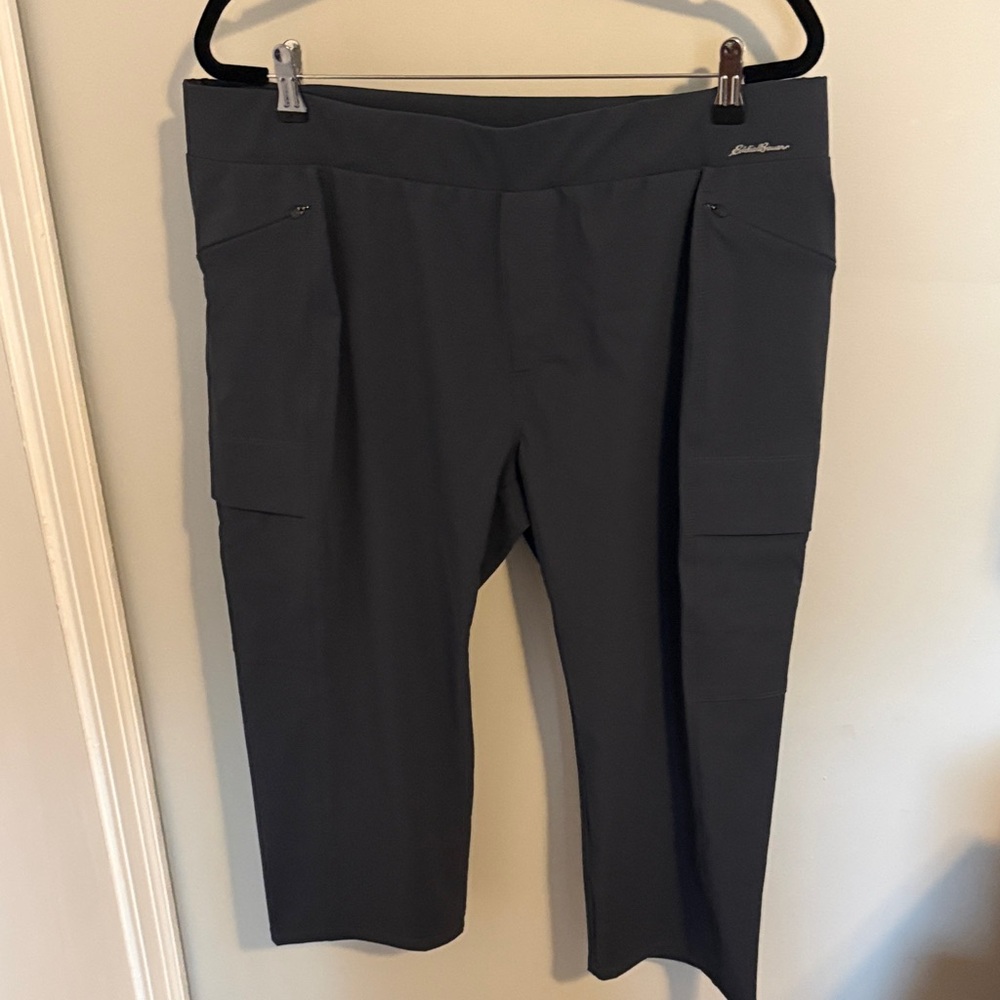 Eddie Bauer Charcoal Capri Pants